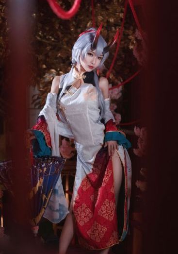 绝色高贵警妇察雪臀