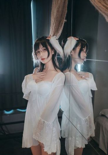 三名日本大学生特殊精油按摩3