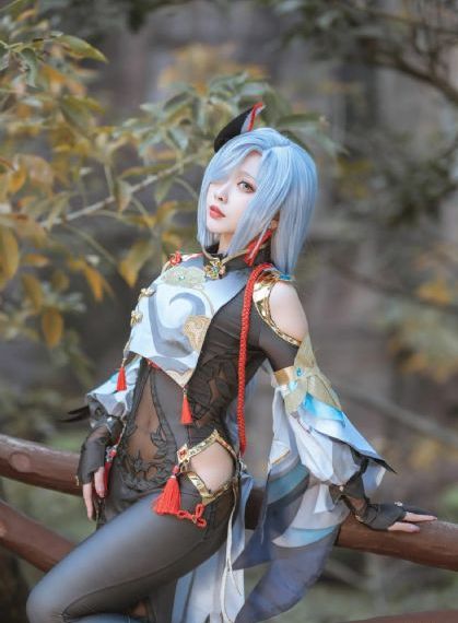 强睡年轻的女经理