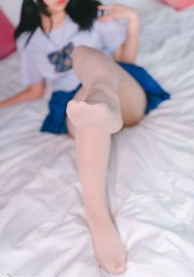穿制服的女孩