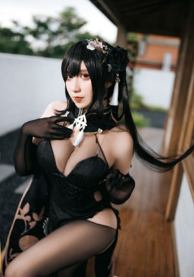 椎名由奈女教师