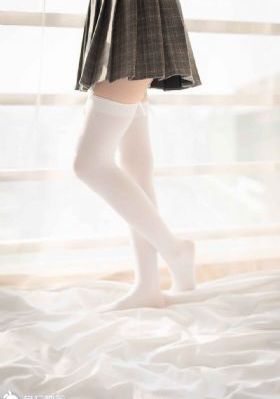 美女被男人扒开腿猛免费视频